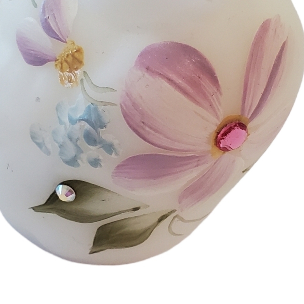 Fenton White Hand Painted Song Bird With Rhinestones 100 Year Anniversary - Picture 8 of 9